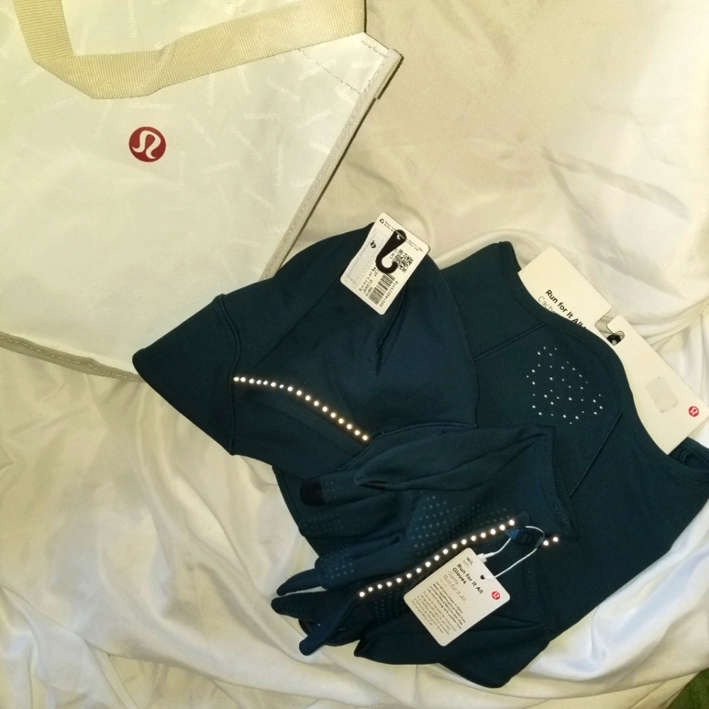 LULULEMON Set. Submarine Teal Ponytail beanie, Gator/Neckguard, and Bag